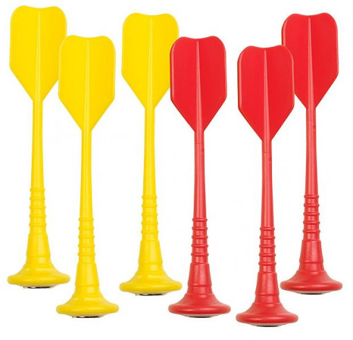 Magnetic darts in a set of 6, 3 each in yellow and red