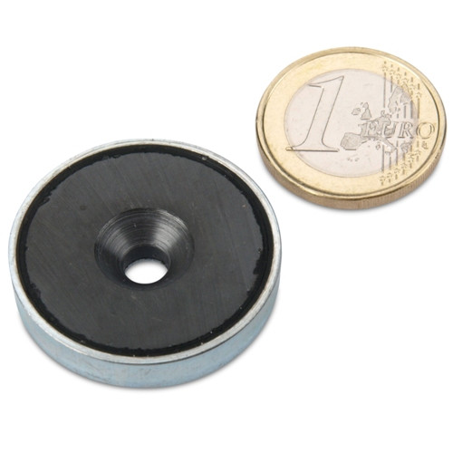 Ferrite pot magnet Ø 32.0 x 7.0 mm with countersink, holds 7.2 kg