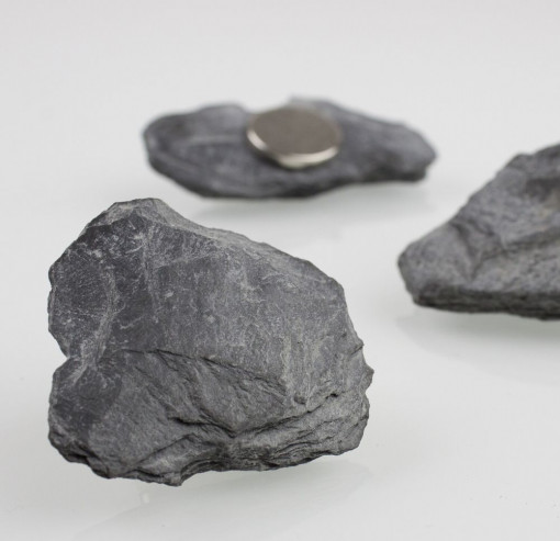 Stone magnet slate in graphite black neodymium - holds 2.5 kg