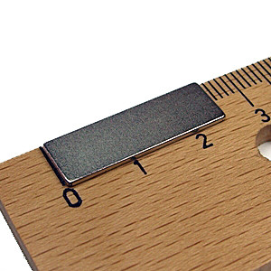 Blockmagnet 25.0 x 8.0 x 1.0 mm N48 nickel - holds 1.1 kg